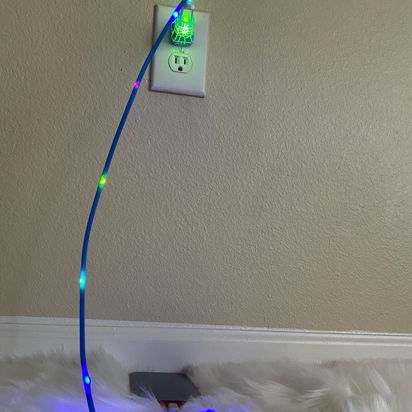 Blue Responsive (iPhone) Car Charger With Free Power Block - Picture 7 of 8